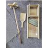 Image 2 : Cabbage cutter, wooden press and spoon