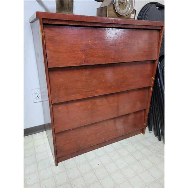 chest of drawers