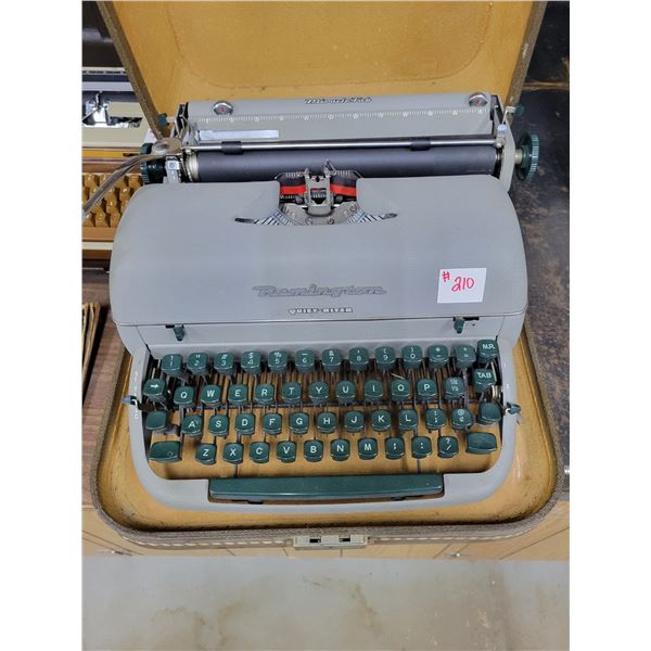 Remington type writer with case