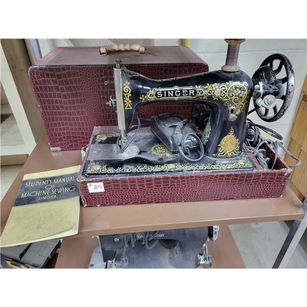 Singer model 25  1913 sewing machine