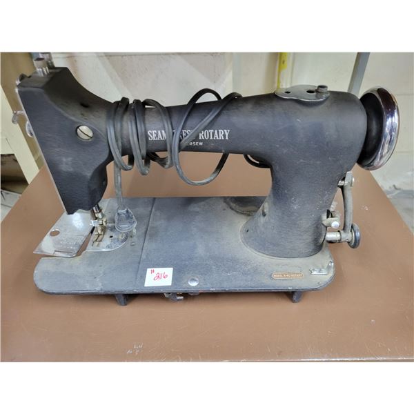 Seamstress sewing machine