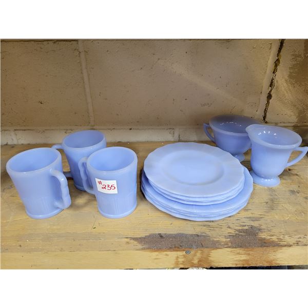 Blue dinner ware