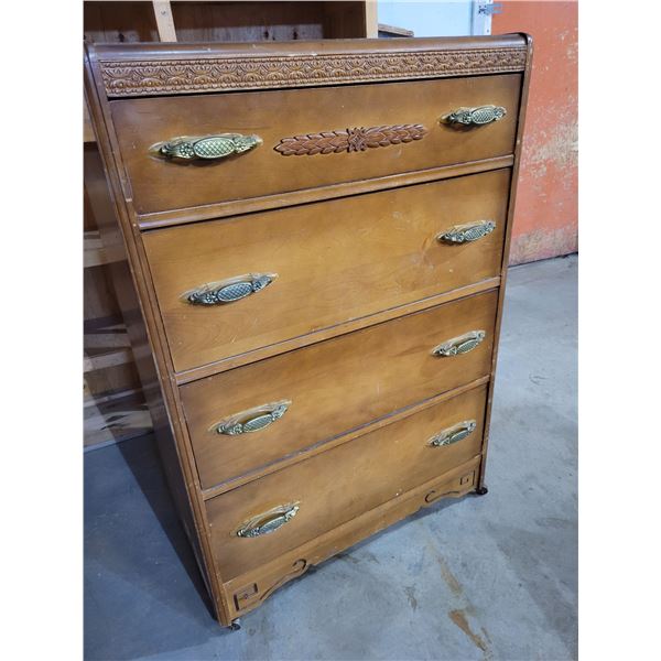 4 Drawer dresser, approx. 44" x 30" x 17"
