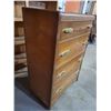 Image 2 : 4 Drawer dresser, approx. 44" x 30" x 17"