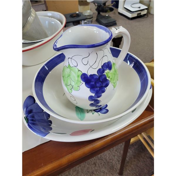 Water pitcher, basin and serving dish