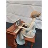 Image 2 : Goebel Crafts Woman Playing Piano Figurine. Limited Edition 504/800