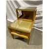 Image 1 : Mid Century Modern Leather Inlaid Side Table (Deilcraft Fine Furniture-Electrohome Product)