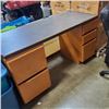 Image 2 : 5 DRAWER 3PC WORKSTATION WITH CHAIR