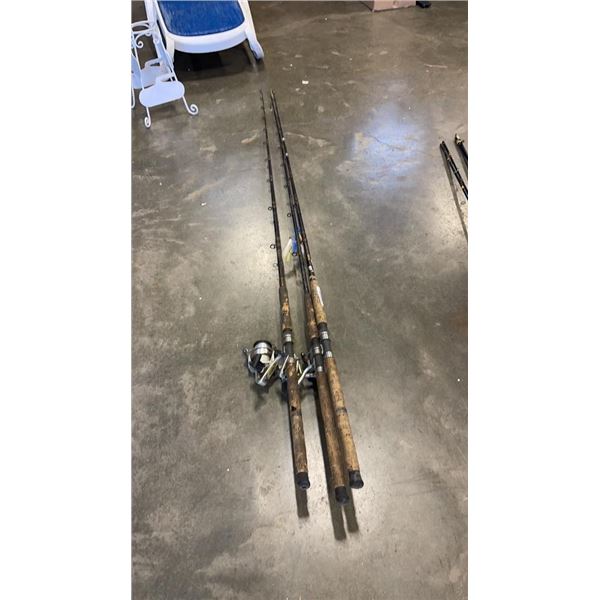 3 FISHING RODS WITH CASTING REELS