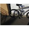 Image 2 : SILVER ROCKY MOUNTAIN BIKE