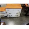 Image 2 : BROYHIL 3 DRAWER DRESSER AND MATCHING NIGHTSTAND