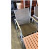 Image 2 : PATIO COFFEE TABLE AND 4 CHAIRS