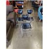 Image 1 : 3 METAL FOLDING CHAIRS