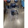 Image 2 : 3 METAL FOLDING CHAIRS