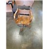 Image 2 : ANTIQUE RAILROAD CHAIR