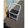 Image 2 : FOLDING 2 STEP LADDER