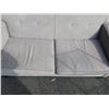 Image 3 : BUTTON BACK SOFA