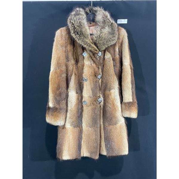 Luxurious Fashionable Fur Coat