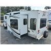 Image 13 : 0A --  2009 Jazz By Thor 5th Wheel, White, From The Hitch To The Bumper Is  27.5' Apx