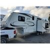 Image 4 : 0A --  2009 Jazz By Thor 5th Wheel, White, From The Hitch To The Bumper Is  27.5' Apx
