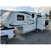 Image 5 : 0A --  2009 Jazz By Thor 5th Wheel, White, From The Hitch To The Bumper Is  27.5' Apx