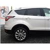 Image 49 : C6C --  2017 FORD ESCAPE TITANIUM INTELLIGENT 4WD, White, 101730 KM