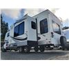 Image 11 : 0E --  2009 Jazz By Thor 5th Wheel, White, From The Hitch To The Bumper Is  27.5' Apx
