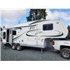 Image 28 : 0E --  2009 Jazz By Thor 5th Wheel, White, From The Hitch To The Bumper Is  27.5' Apx