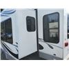 Image 49 : 0E --  2009 Jazz By Thor 5th Wheel, White, From The Hitch To The Bumper Is  27.5' Apx