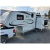 Image 5 : 0E --  2009 Jazz By Thor 5th Wheel, White, From The Hitch To The Bumper Is  27.5' Apx