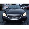 Image 6 : C6 --  2013 CHRYSLER 200 LX , Black, 167625 KM