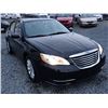 Image 8 : C6 --  2013 CHRYSLER 200 LX , Black, 167625 KM