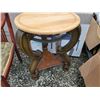Image 2 : Wooden love seat & Round end table