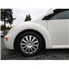 Image 29 : A12C --  1998 VW BEETLE , White, 282477 KM