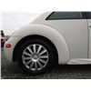 Image 39 : A12C --  1998 VW BEETLE , White, 282477 KM