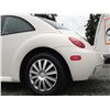 Image 43 : A12C --  1998 VW BEETLE , White, 282477 KM