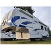 Image 2 : 0C --  2009 Roadranger By Extreme RV 5th Wheel, White, From The Tongue To The Bumper Is 30.5' Apx