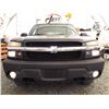 Image 4 : G3 --  2004 CHEVROLET AVALANCHE 1500 4X4, Grey, 130,406 KM