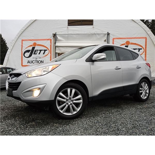 E2 --  2010 HYUNDAI TUCSON GLS AWD, Silver, 264318 KM