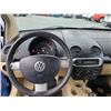 Image 70 : H5 --  1998 VOLKSWAGEN NEW BEETLE, Blue, 256,845 TMU