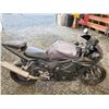 Image 10 : A12F --  2003 YAMAHA YZFR6 SB SPORT BIKE, GREY, UNKNOWN KMS