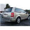 Image 14 : G6 --  2009 CHRYSLER TOWN AND COUNTRY LIMITED, Gold, 245445