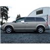 Image 22 : G6 --  2009 CHRYSLER TOWN AND COUNTRY LIMITED, Gold, 245445