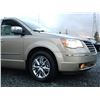 Image 35 : G6 --  2009 CHRYSLER TOWN AND COUNTRY LIMITED, Gold, 245445