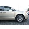 Image 39 : G6 --  2009 CHRYSLER TOWN AND COUNTRY LIMITED, Gold, 245445