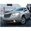 Image 3 : G6 --  2009 CHRYSLER TOWN AND COUNTRY LIMITED, Gold, 245445