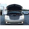 Image 48 : G6 --  2009 CHRYSLER TOWN AND COUNTRY LIMITED, Gold, 245445