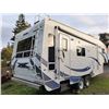 Image 24 : 0F --  2009 Roadranger By Extreme RV 5th Wheel, White, From The Tongue To The Bumper Is 30.5' Apx