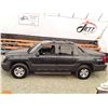 Image 21 : G3 --  2004 CHEVROLET AVALANCHE 1500 4X4, Grey, 130,406 KM