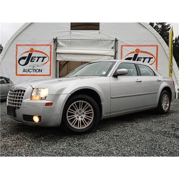 I4 --  2008 CHRYSLER 300 TOURING, Silver, 158932 KM